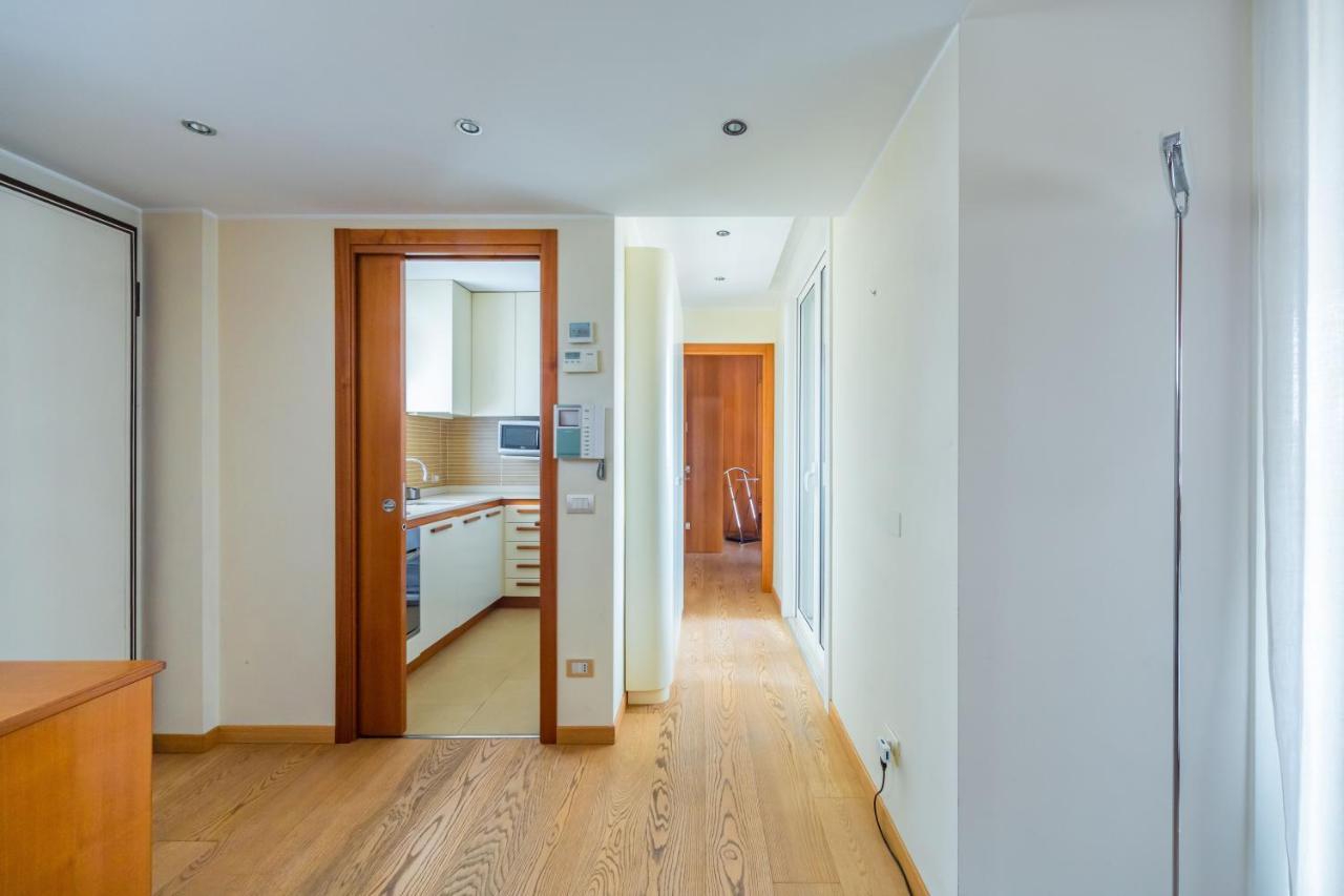 Appartamento Cozy Apt - Corso Vercelli & Conciliazione M1 *
